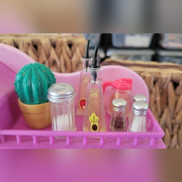 GUC Doll Kitchen with Accessories - Picture 6 of 12